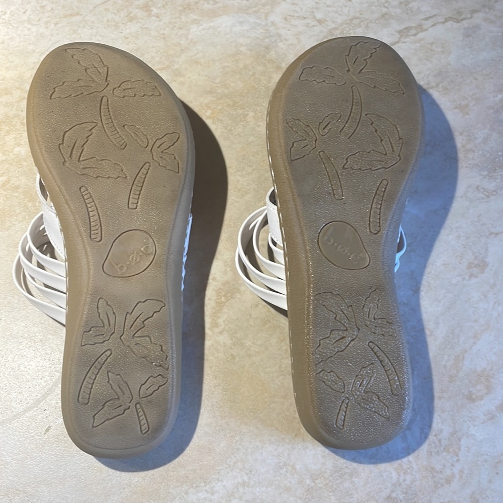 b.o.c. White Multi-Strap Toe-Loop Sandals - Picture 4 of 10